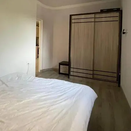 Tobies Wiege Eingerichtet Apartment Tegernheim